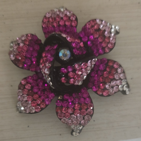 Crystal Encrusted Flower Pendant Multi Hughs - Picture 2 of 4